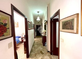 Four-room apartment Salita vallone santa lucia, Imperia - photo 8