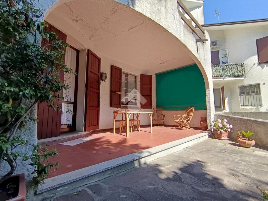 Villa a Schiera Viale anneo marco lucano, Ravenna (zona Lido Adriano) - foto 1