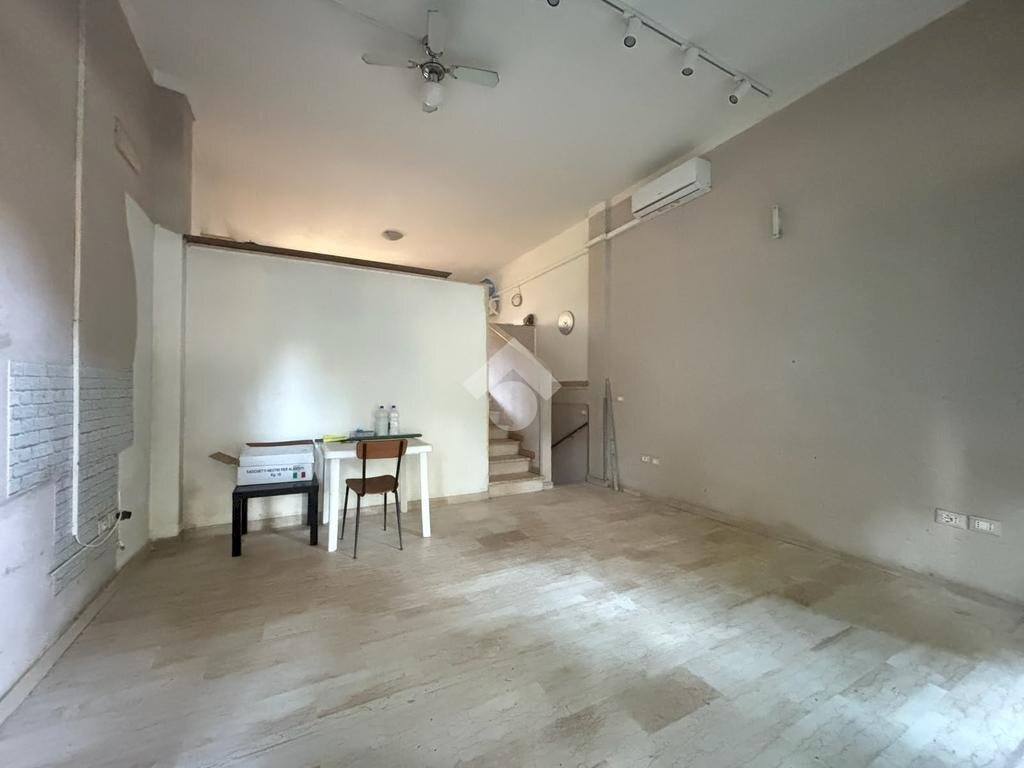 Shop Viale dei Lecci, Ravenna (neighborhood Marina Romea) - photo 2