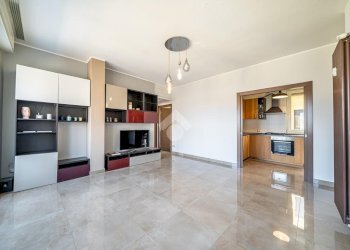 Three-room apartment Borgo Gian Domenico Romagnosi, Parma (neighborhood Centro Storico) - photo 2