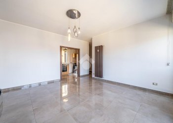 Three-room apartment Borgo Gian Domenico Romagnosi, Parma (neighborhood Centro Storico) - photo 5