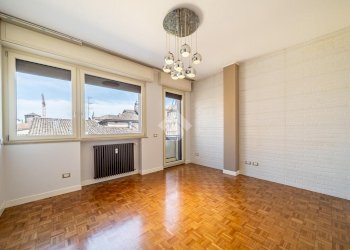 Three-room apartment Borgo Gian Domenico Romagnosi, Parma (neighborhood Centro Storico) - photo 7
