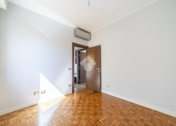 Three-room apartment Borgo Gian Domenico Romagnosi, Parma (neighborhood Centro Storico) - photo 12