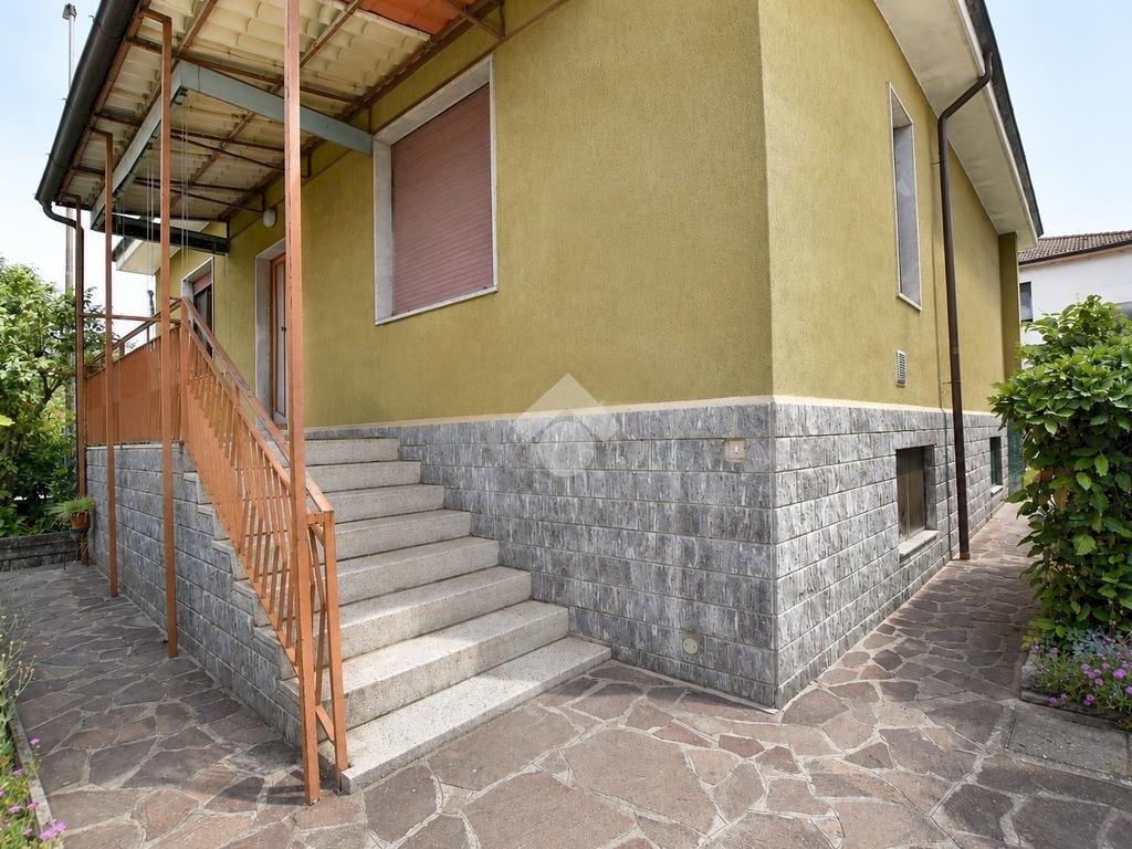 Villa Via I Maggio, Vignate - photo 2