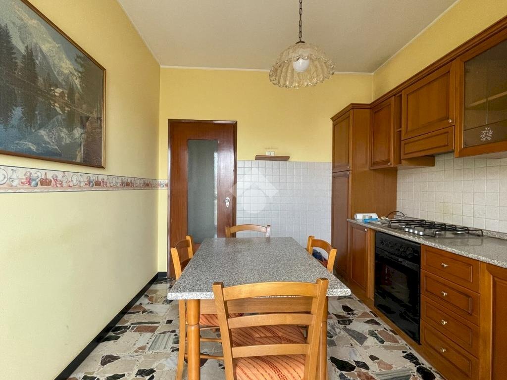Four-room apartment Piazza Unione Europea, Canelli - photo 2