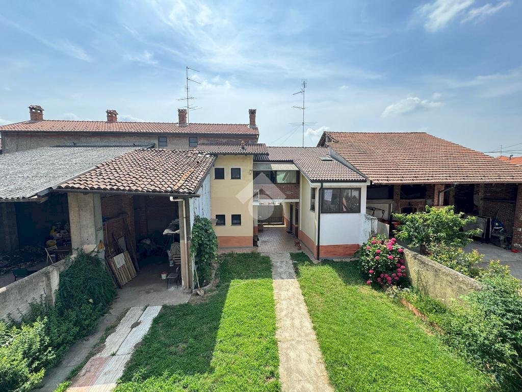 Casa semi indipendente Via boniberti, Momo - foto 1