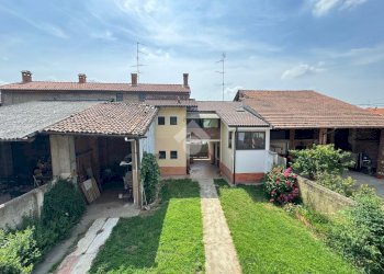 Casa semi indipendente Via boniberti, Momo - foto 1