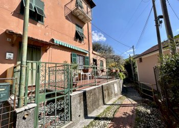 Two-room apartment Salita Loggia, Genova (neighborhood Struppa) - photo 1