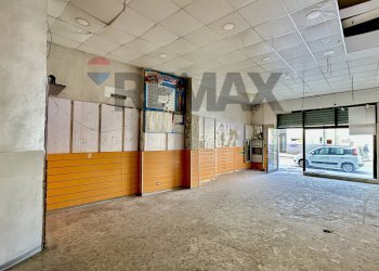 Ricezione / Lobby - Locale Commerciale Corso Benedetto Croce
54, Bari - foto 12
