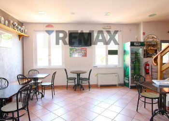 Sala da pranzo - Bar Tavola Calda - Fredda Via Campagnola
2, Cuasso al Monte - foto 18