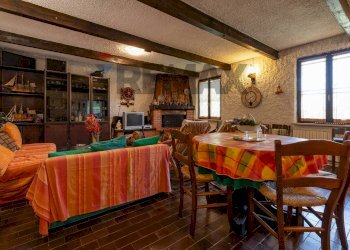 Sala da pranzo - Villa VIA S. PIETRO
 
21, Marchirolo - foto 3