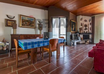 Sala da pranzo - Villa VIA S. PIETRO
 
21, Marchirolo - foto 26