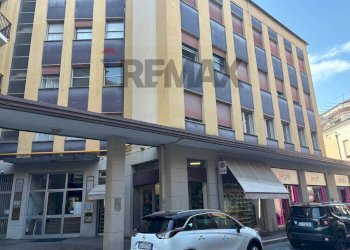 Edificio all\'aperto - Bilocale VIA AVEGNO
 
1, Varese - foto 16
