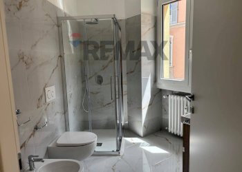 Bagno - Trilocale VIA AVEGNO
 
1, Varese - foto 7