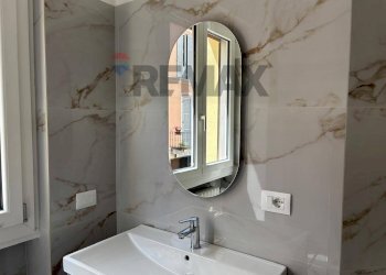 Bagno - Trilocale VIA AVEGNO
 
1, Varese - foto 9