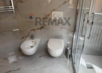 Bagno - Trilocale VIA AVEGNO
 
1, Varese - foto 10