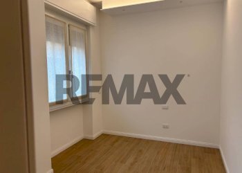 Stanza vuota - Three-room apartment VIA AVEGNO
 
1, Varese - photo 12