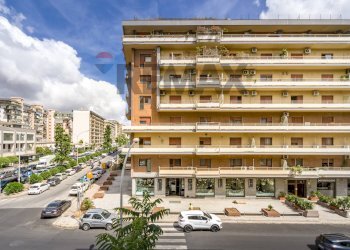 Edificio all\'aperto - Appartamento Via Principe Di Paterno'
 
90, Palermo - foto 3