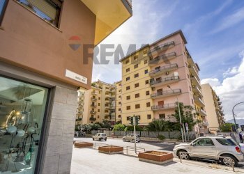 Edificio all\'aperto - Appartamento Via Principe Di Paterno'
 
90, Palermo - foto 28