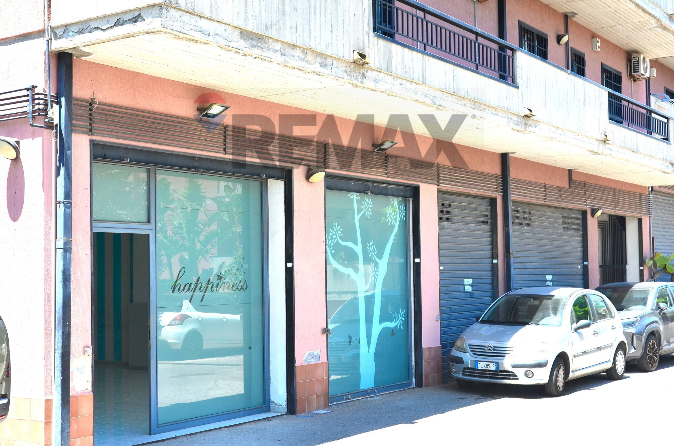 Edificio all\'aperto - Locale Commerciale Via Antonio Gramsci
 
152, Gravina di Catania - foto 1