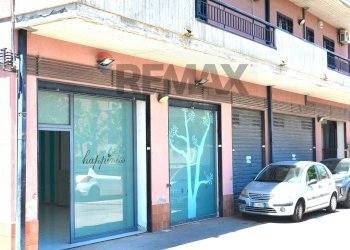 Edificio all\'aperto - Locale Commerciale Via Antonio Gramsci
 
152, Gravina di Catania - foto 1