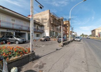Edificio all\'aperto - Shop Corso Italia
 
136, Paterno - photo 1