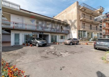 Edificio all\'aperto - Shop Corso Italia
 
136, Paterno - photo 4