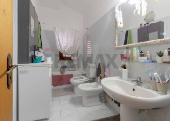 Bagno - Four-room apartment Via Santa Maria La Stella
 
95, Aci Sant'Antonio - photo 5