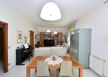 Sala da pranzo - Appartamento Via Giovan Battista Vaccarini
 
5, Sant'Agata Li Battiati - foto 11