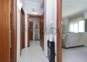 Hall / corridoio - Appartamento Via Giovan Battista Vaccarini
 
5, Sant'Agata Li Battiati - foto 18