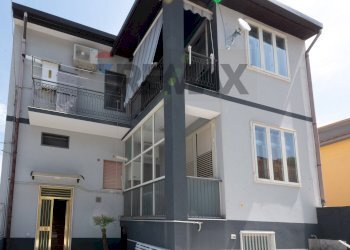 Edificio all\'aperto - Casa semi indipendente Via IV Novembre
 
251, San Michele di Ganzaria - foto 1