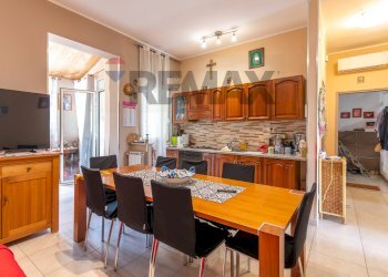 Cucina - Casa semi indipendente Via IV Novembre
 
251, San Michele di Ganzaria - foto 11