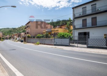 Edificio all\'aperto - Casa semi indipendente Via IV Novembre
 
251, San Michele di Ganzaria - foto 17