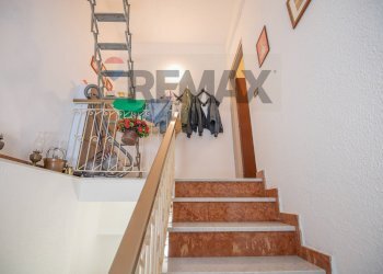 Scale - Casa semi indipendente Via IV Novembre
 
251, San Michele di Ganzaria - foto 32
