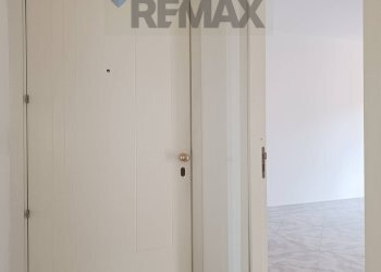 Hall / corridoio - Apartment Via Montegrappa
 
33, Ramacca - photo 2