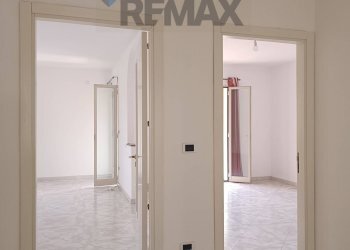Hall / corridoio - Apartment Via Montegrappa
 
33, Ramacca - photo 17