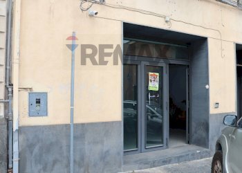 Edificio all\'aperto - Commercial Premises Corso Italia
266, Giarre - photo 6