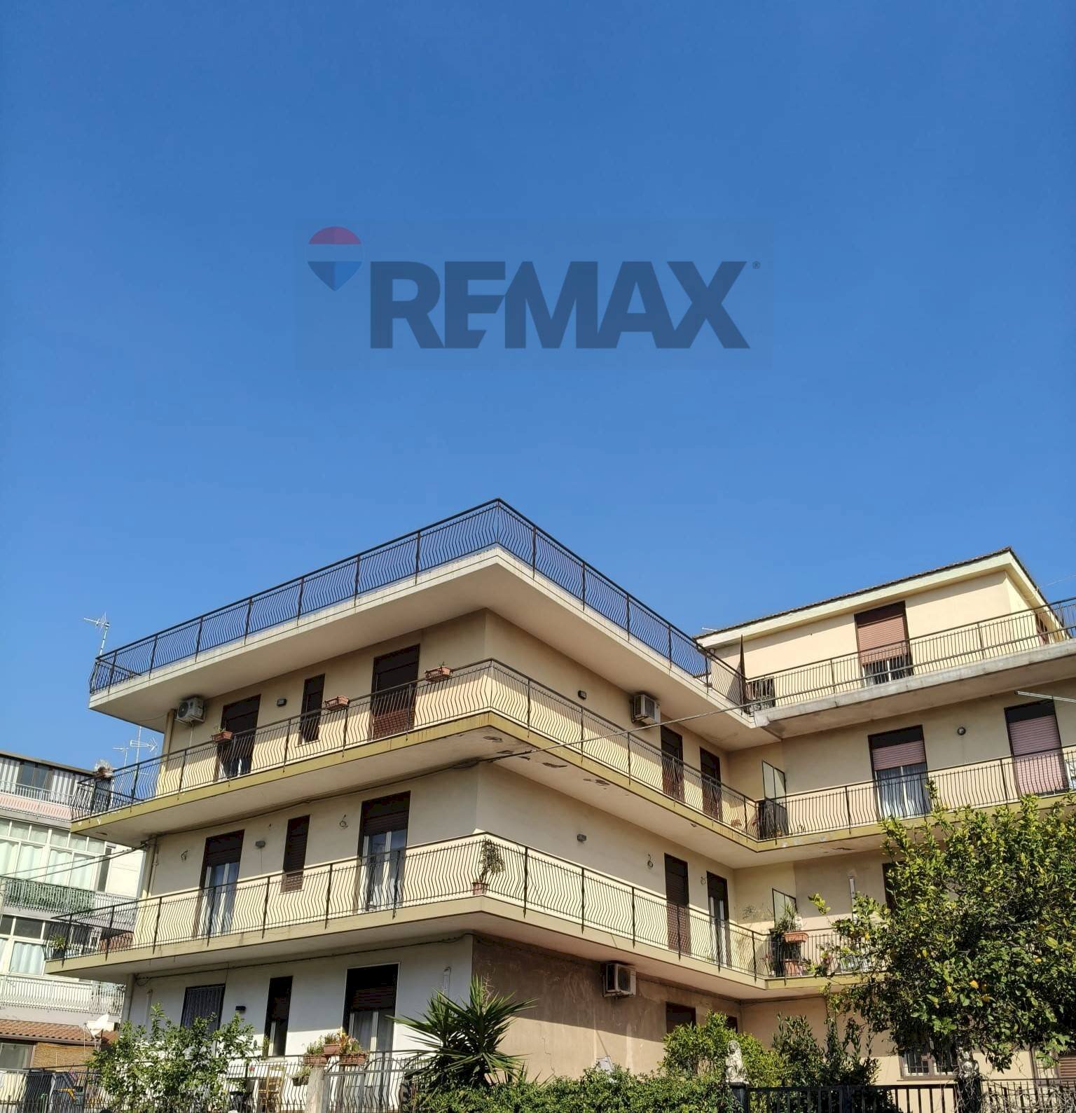 Edificio all\'aperto - Three-room apartment Via Aldo Moro
 
8, Aci Catena - photo 1