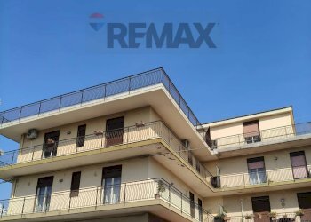 Edificio all\'aperto - Three-room apartment Via Aldo Moro
 
8, Aci Catena - photo 2