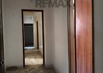 Hall / corridoio - Three-room apartment Via Aldo Moro
 
8, Aci Catena - photo 4
