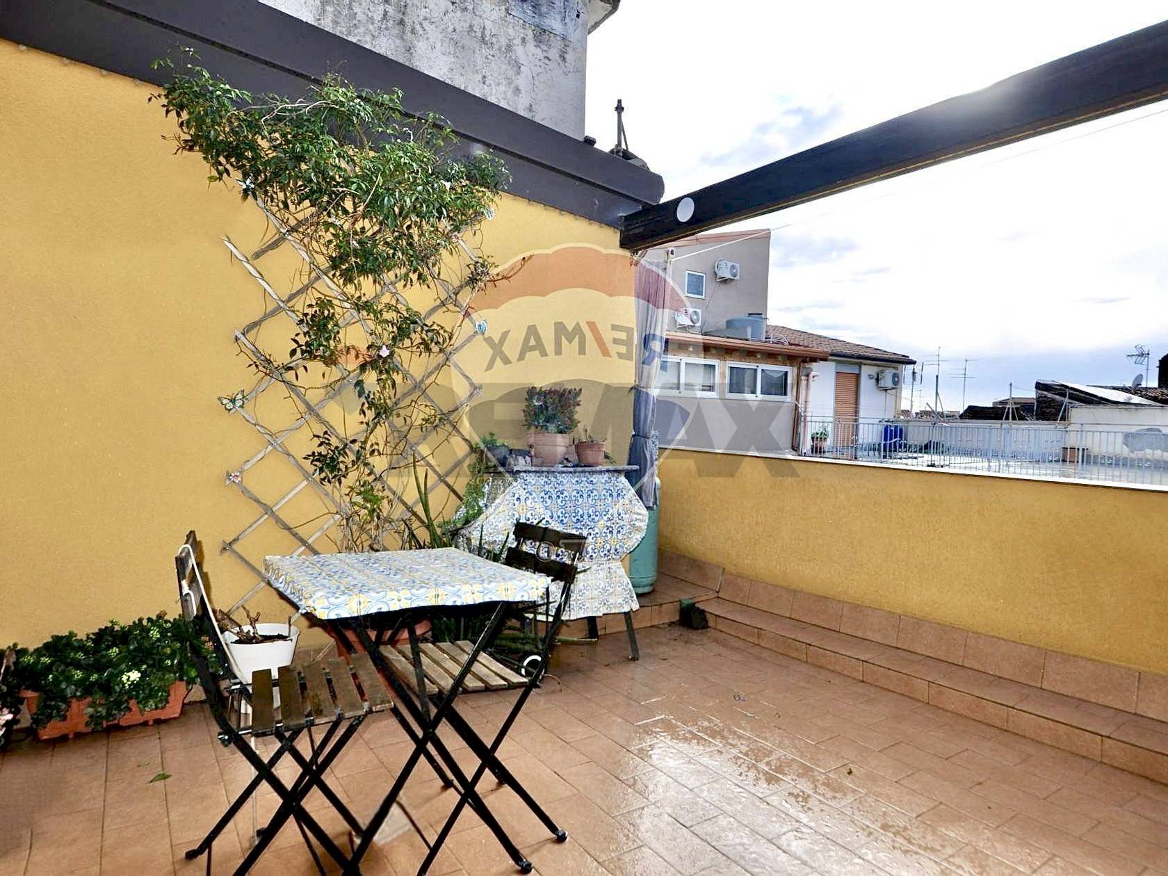 Terrazza - Casa indipendente Via Plebiscito
 
187, Catania - foto 1