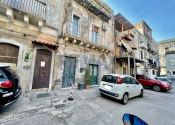 Edificio all\'aperto - Casa indipendente Via Plebiscito
 
187, Catania - foto 3
