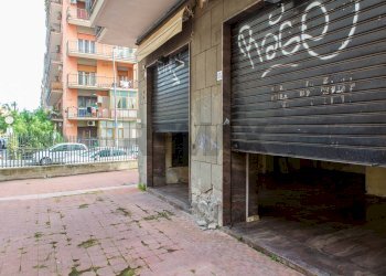 Edificio all\'aperto - Locale Commerciale Via Eleonora D'angiò
57, Catania - foto 2