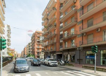 Edificio all\'aperto - Locale Commerciale Via Eleonora D'angiò
57, Catania - foto 3