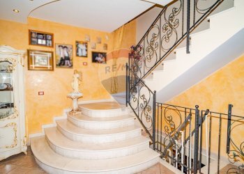 Scale - Terraced Villa Via Gino Severini
 
55, Catania - photo 14