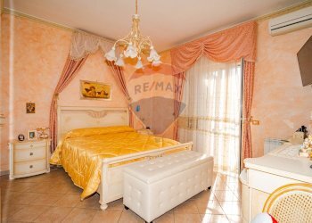 camera da letto matrim - Terraced Villa Via Gino Severini
 
55, Catania - photo 23