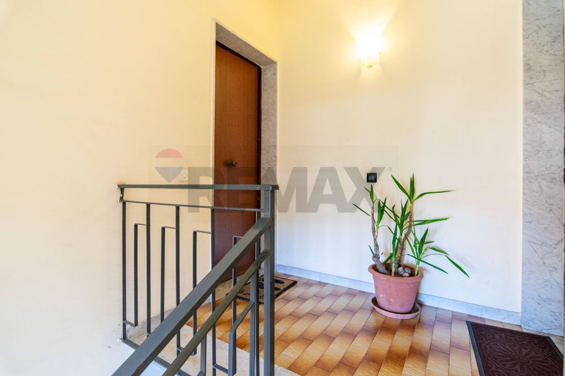 Scale - Apartment Via Lavina
190 A, Aci Sant'Antonio - photo 3