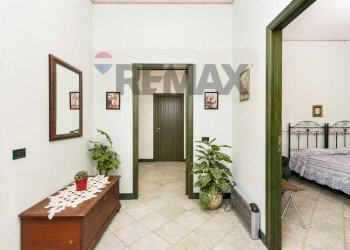 Hall / corridoio - Villa Via Montelaguardia
 
15, Randazzo - photo 13