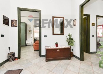 Hall / corridoio - Villa Via Montelaguardia
 
15, Randazzo - photo 31