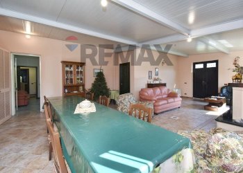 Sala da pranzo - Villa Via Montelaguardia
 
15, Randazzo - photo 38